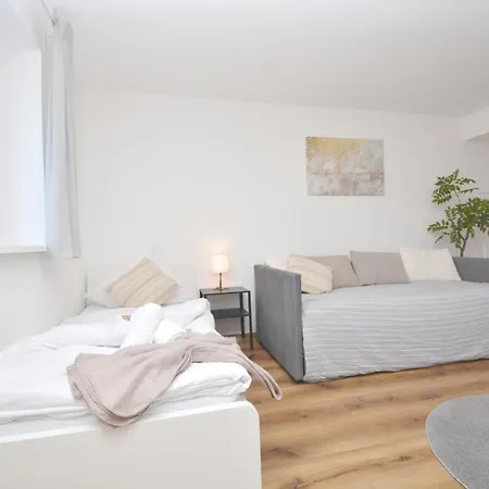 10 - Apartment Coburg